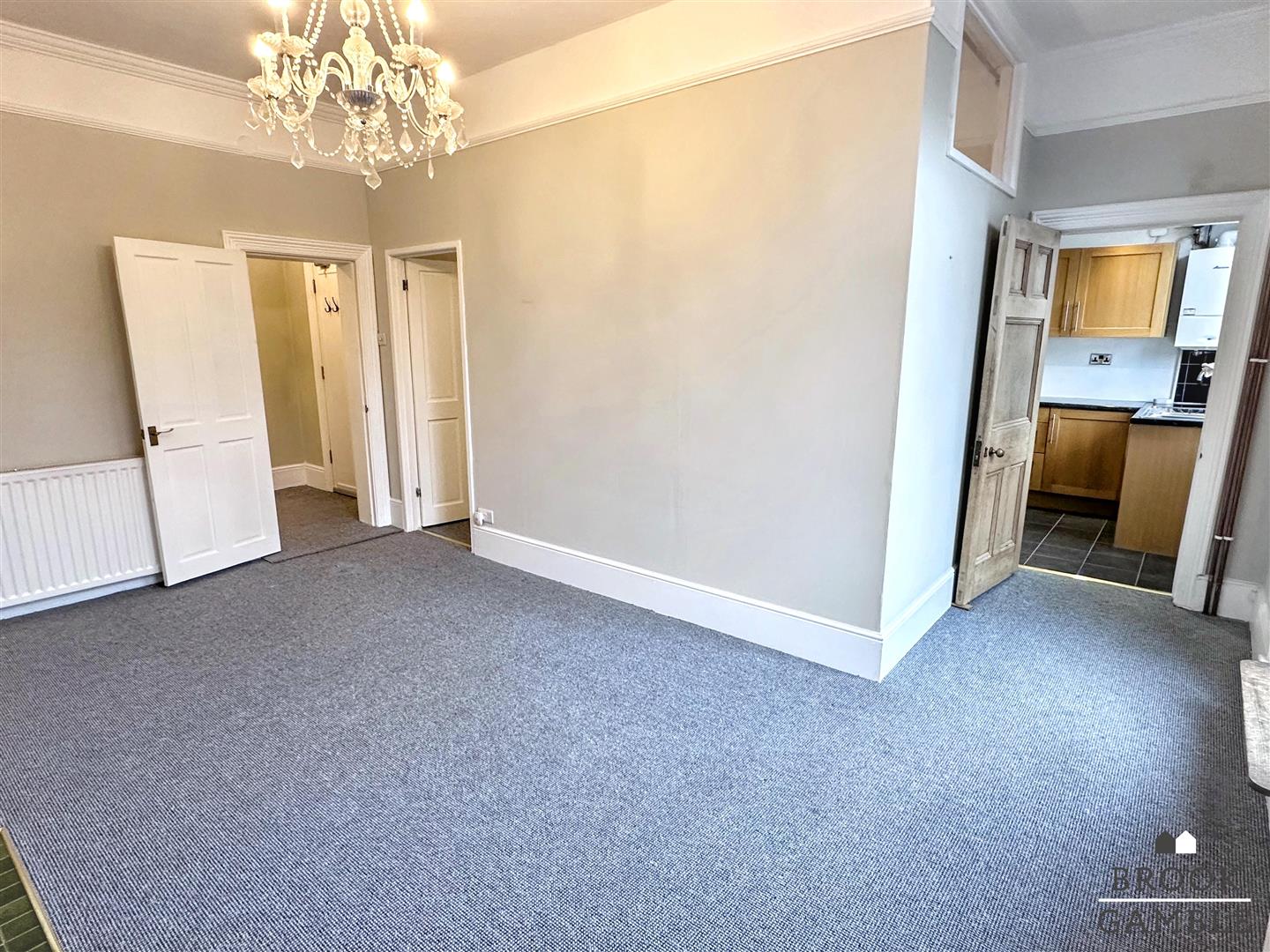 1 Bedroom Flat - Conversion. Hartfield Road in Eastbourne,  14